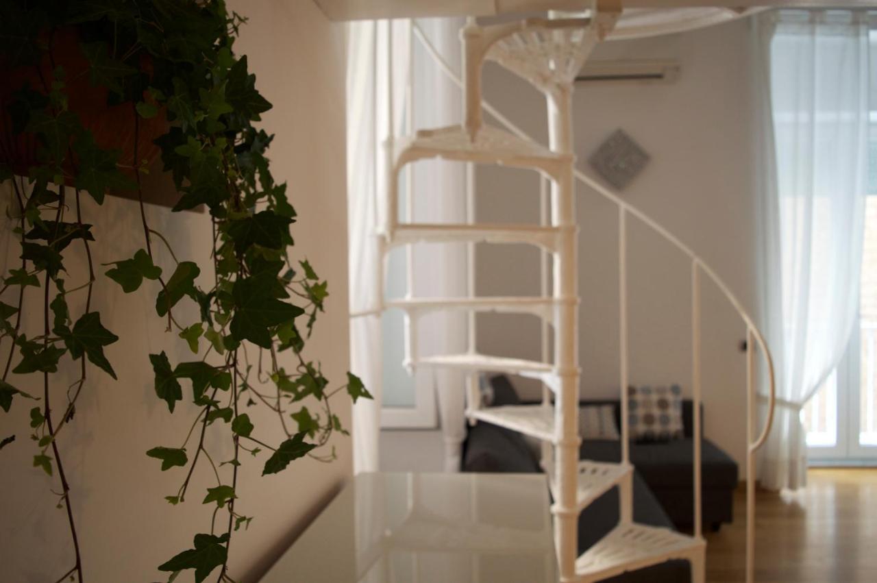 Crise Home Наполи Екстериор снимка