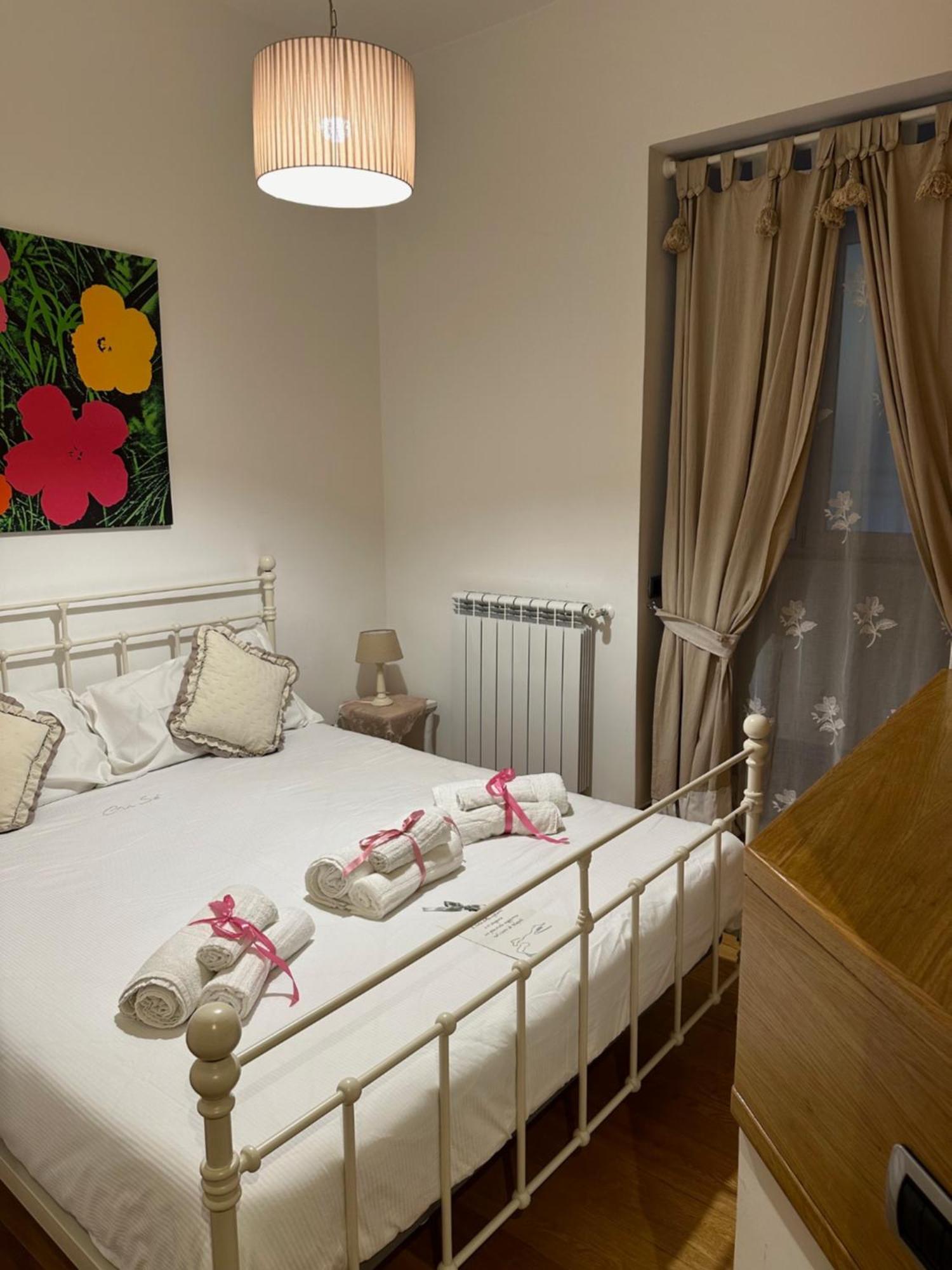 Crise Home Наполи Екстериор снимка